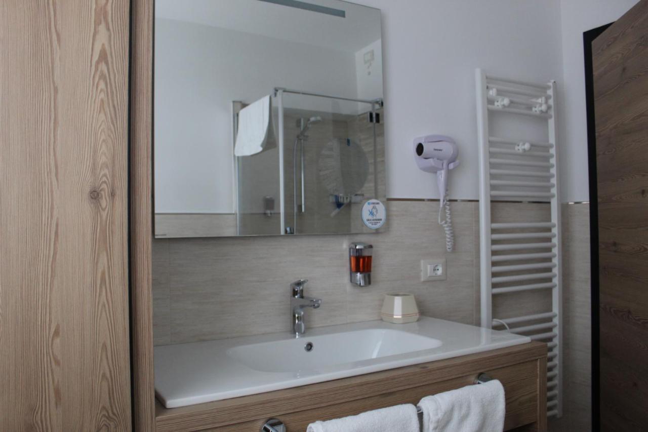 Dolceambiez Apartments Dorsino Exteriör bild